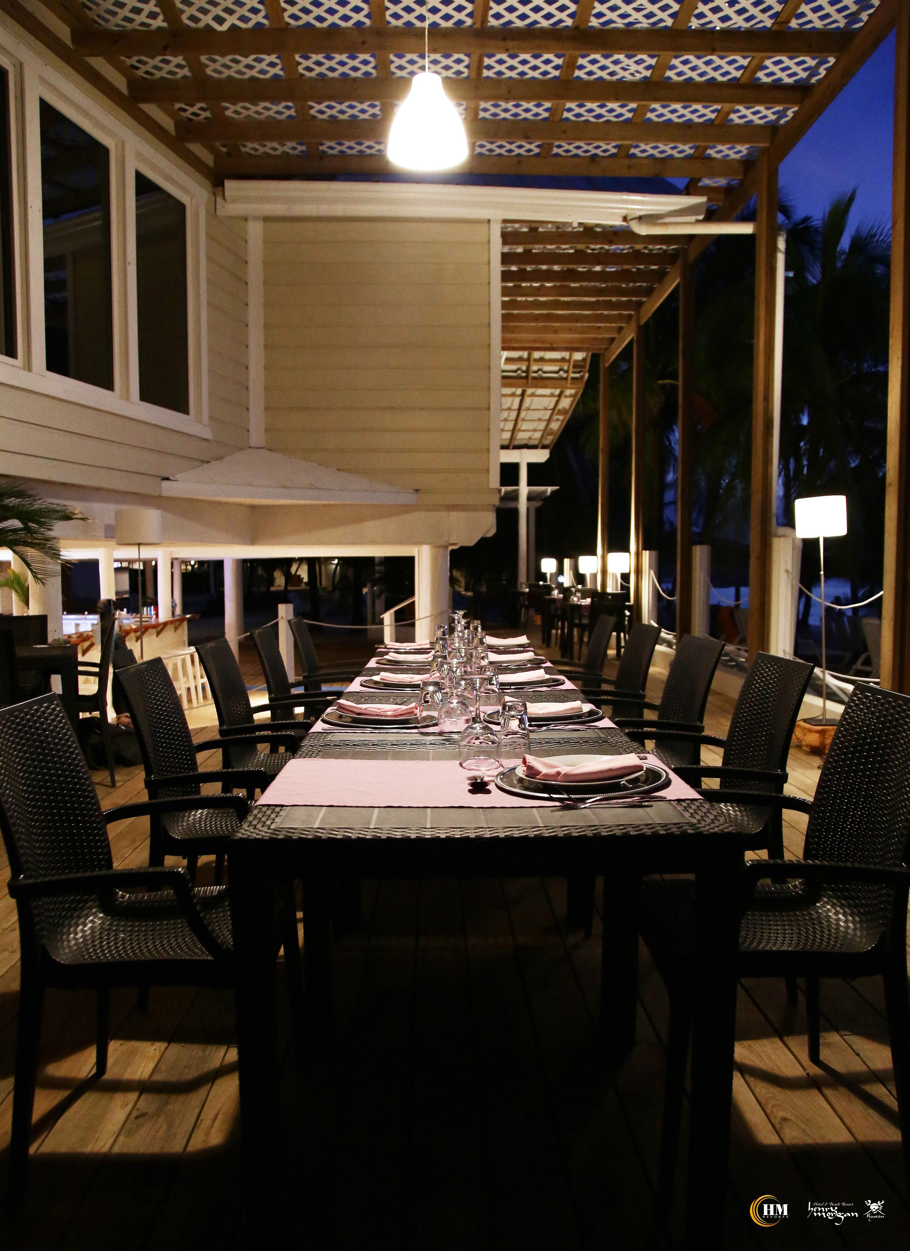 Hotel Henry Morgan All Inclusive West Bay Exterior photo